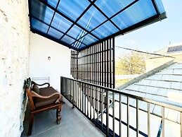 Arjuna Villa Apartico