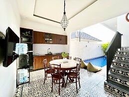 Arjuna Villa Apartico