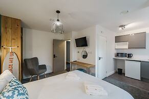 Deluxe Studio Apartments