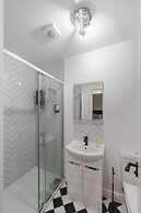 Deluxe Studio Apartments