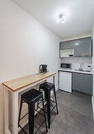 Deluxe Studio Apartments