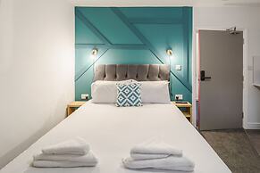 Deluxe Studio Apartments