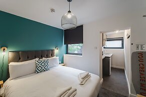 Deluxe Studio Apartments