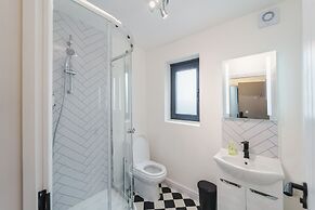 Deluxe Studio Apartments