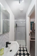 Deluxe Studio Apartments