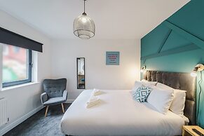 Deluxe Studio Apartments