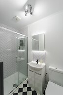 Deluxe Studio Apartments