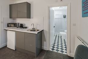 Deluxe Studio Apartments