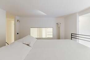 Modern Apartment With Mezzanine by Wonderful Italy