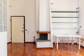 Modern Apartment With Mezzanine by Wonderful Italy