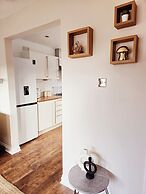Modern 5 Bed Townhouse with Free Parking