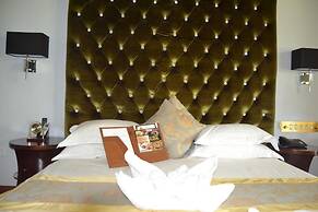 Staybridge Riverside & Spa