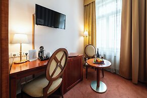Hotel Raffaello Prague