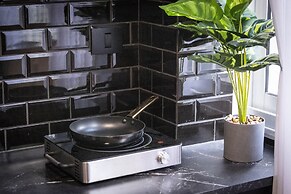 Artistic Vibes Haifa Hub by Sea N' Rent