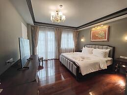 siri grand bangkok hotel
