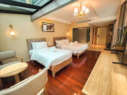 siri grand bangkok hotel