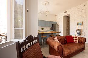 Seaside Vintage Dream by Sea N' Rent