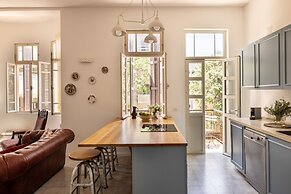 Seaside Vintage Dream by Sea N' Rent