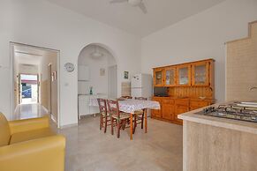 3550 Casa Cleopatra by Barbarhouse