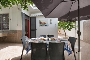 3599 Casa Delma by Barbarhouse