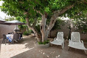 3599 Casa Delma by Barbarhouse