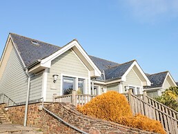 1 Court Cottage, Hillfield Village