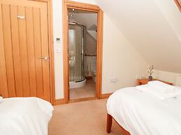 1 Court Cottage, Hillfield Village