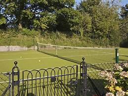 1 Court Cottage, Hillfield Village