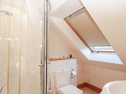 1 Court Cottage, Hillfield Village