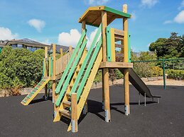 1 Court Cottage, Hillfield Village