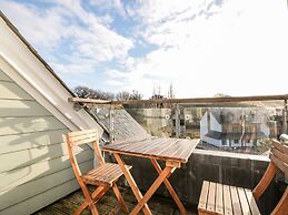 1 Court Cottage, Hillfield Village