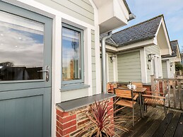 1 Court Cottage, Hillfield Village