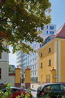 Riverside Studio by Renters