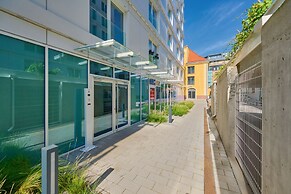 Riverside Studio by Renters