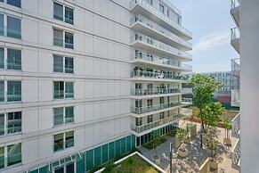 Riverside Studio by Renters