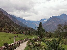 Himalayan River Garden