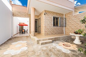 3448 Villetta Stellastrea by Barbarhouse