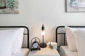 Modern 4BR Condo in the Heart of NOLA