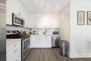 Modern 4BR Condo in the Heart of NOLA