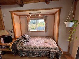 Green Timbers Lodge Redwood Cabin