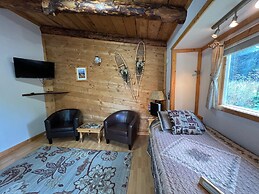 Green Timbers Lodge Redwood Cabin