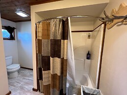 Green Timbers Lodge Redwood Cabin