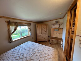 Green Timbers Lodge Redwood Cabin
