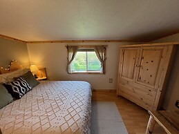 Green Timbers Lodge Redwood Cabin