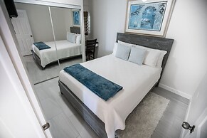 Enjoy Sunsets at Fully Equipped Condo at the Beach