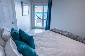 Enjoy Sunsets at Fully Equipped Condo at the Beach
