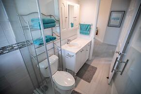 Enjoy Sunsets at Fully Equipped Condo at the Beach