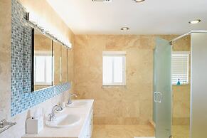 The Cottage at Rum Point - Private Getaway