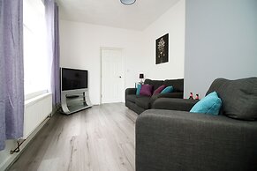 Rugby Road by Tŷ SA