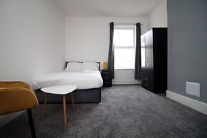 Rugby Road by Tŷ SA